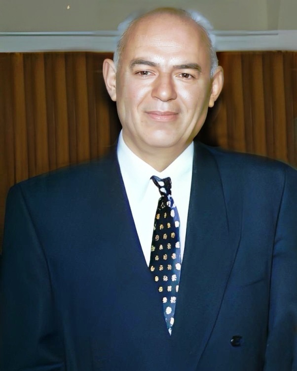 دکتر منوچهر صیونیت